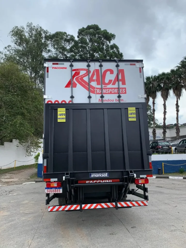 Brasil Plataforma elevatória para caminhão