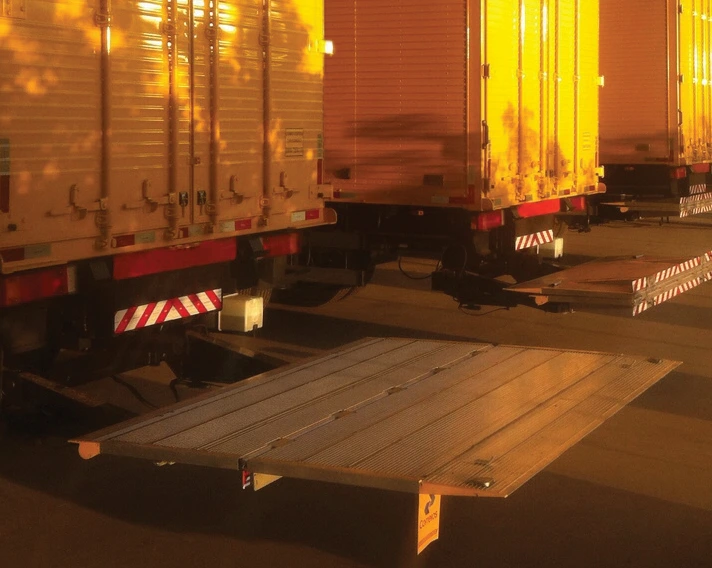 Plataforma Caminhão Retrátil 2.200 kg