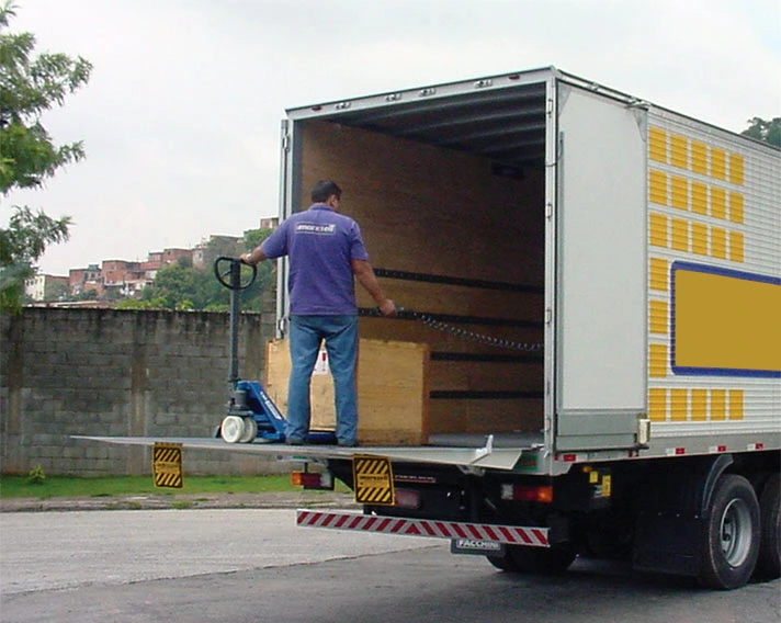 Plataforma Elevatória para Caminhão 2.200 kg de carga